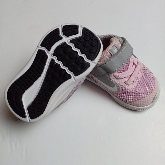 Nike Baby Running Shoes Size 2C - Picture 3 of 3